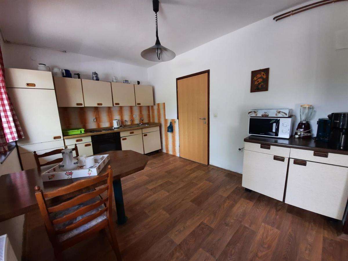 Lazy Bear Hotel Йезерце Екстериор снимка