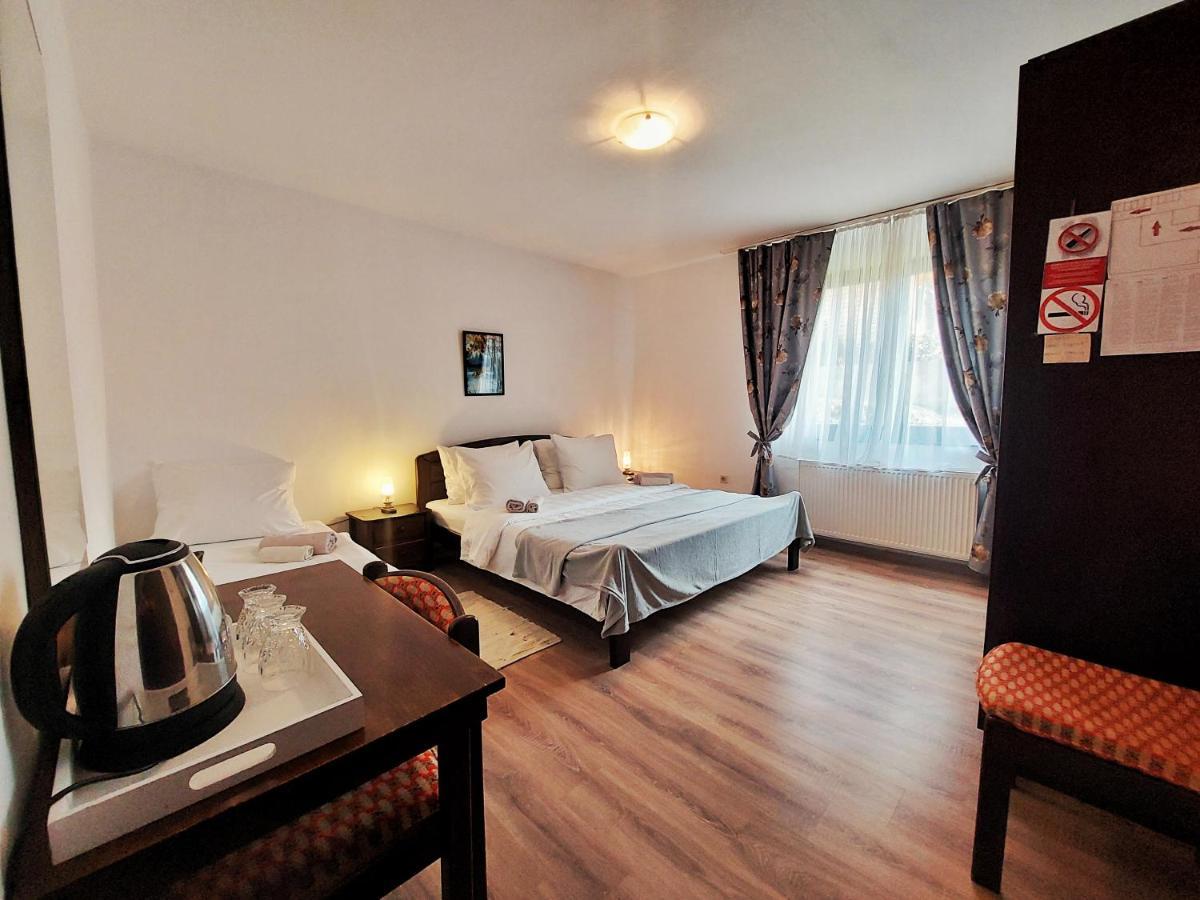 Lazy Bear Hotel Йезерце Екстериор снимка