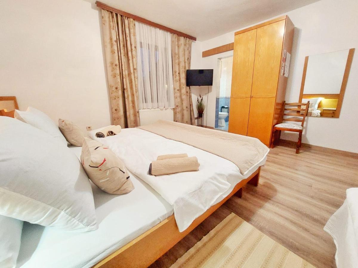 Lazy Bear Hotel Йезерце Екстериор снимка