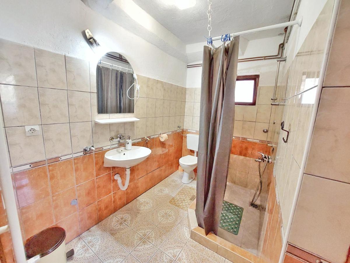 Lazy Bear Hotel Йезерце Екстериор снимка