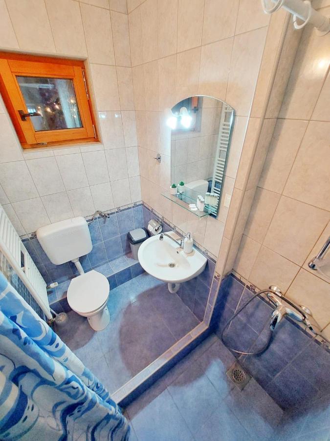 Lazy Bear Hotel Йезерце Екстериор снимка