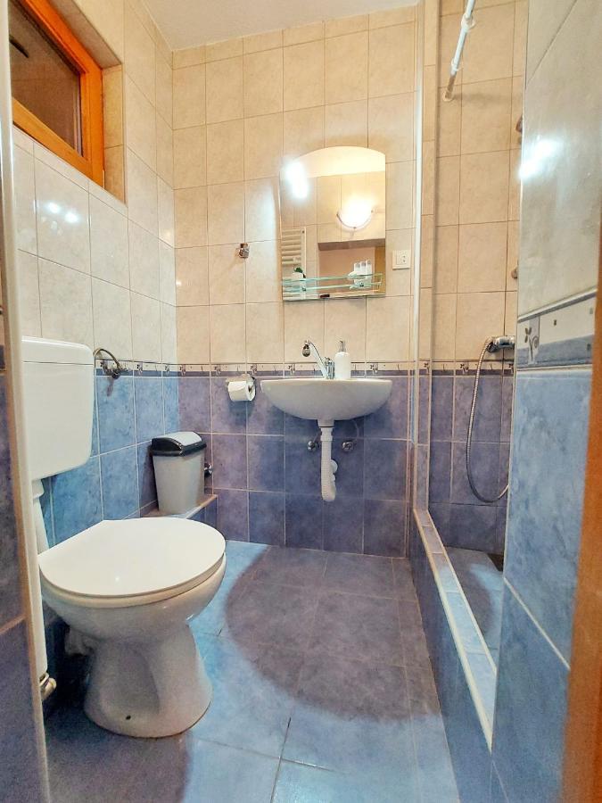 Lazy Bear Hotel Йезерце Екстериор снимка